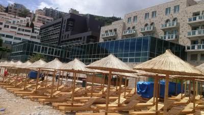  Crnorski poreznici zatvorili hotel i vile EPS tursa u Budvi i Bečićima 