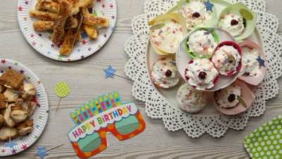  Hrana posluženje za žurke dečije rođendane 