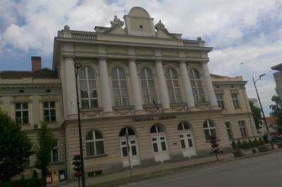    Smederevo - Pacijent preti da će da skoči s prozora 