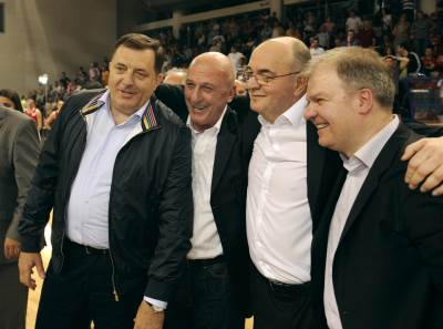  Milorad Dodik igra basket daje koš kao Šakil O Nil 