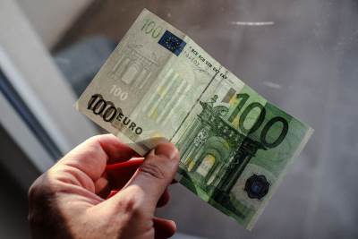  100 evra ko dobija 100 evra da li ću dobiti 100 evra od države 