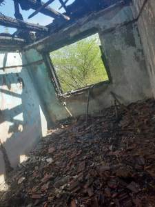  Kosovo - Zapaljena kuća srpske porodice kod Gnjilana 