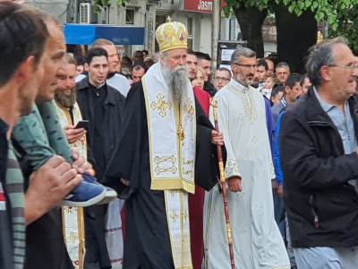  Crna Gora uhapšen Joanikije i sveštenici Mitropolija traži da ih oslobode 