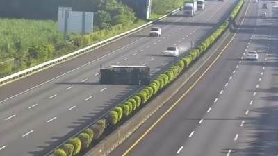  Nesreća na autoputu u Tajvanu - vozio teslu uključio autopilota 