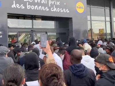 FRKA u Parizu zbog Play Station: Intervenisala policija! (VIDEO) 