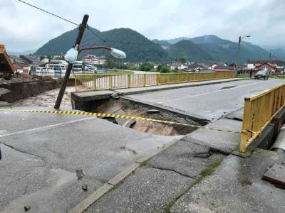  Poplave Mali Zvornik pomeren most za 45 stepeni 