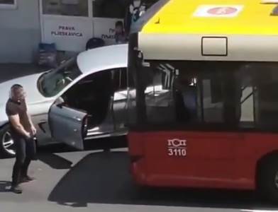  Beograd napao vozača autobusa snimak 