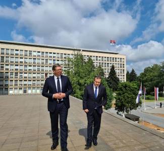  Aleksandar Vučić i Ivica Dačić se sasali pred put u SAD i Brisel 