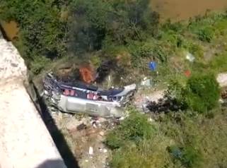  brazil nadvoznjak smrt mrtvi nesreca autobus svet poginuli  